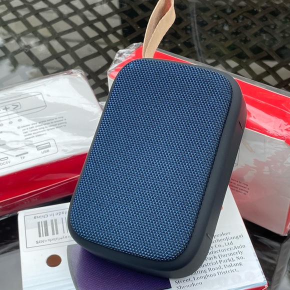 Mini Speaker - Picture 2 of 14